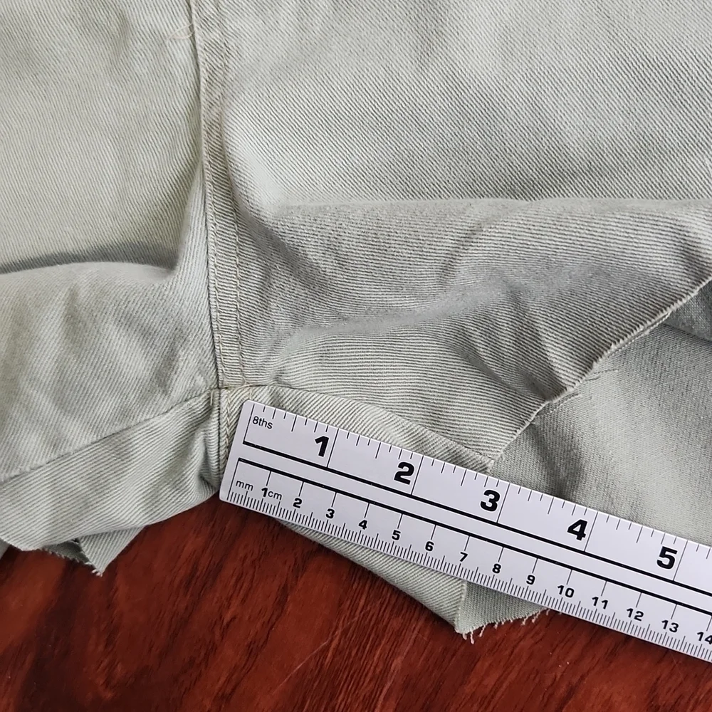 Gloria Vanderbilt Shorts Womens Size 16 Light Sage Green Cut Off Jeans